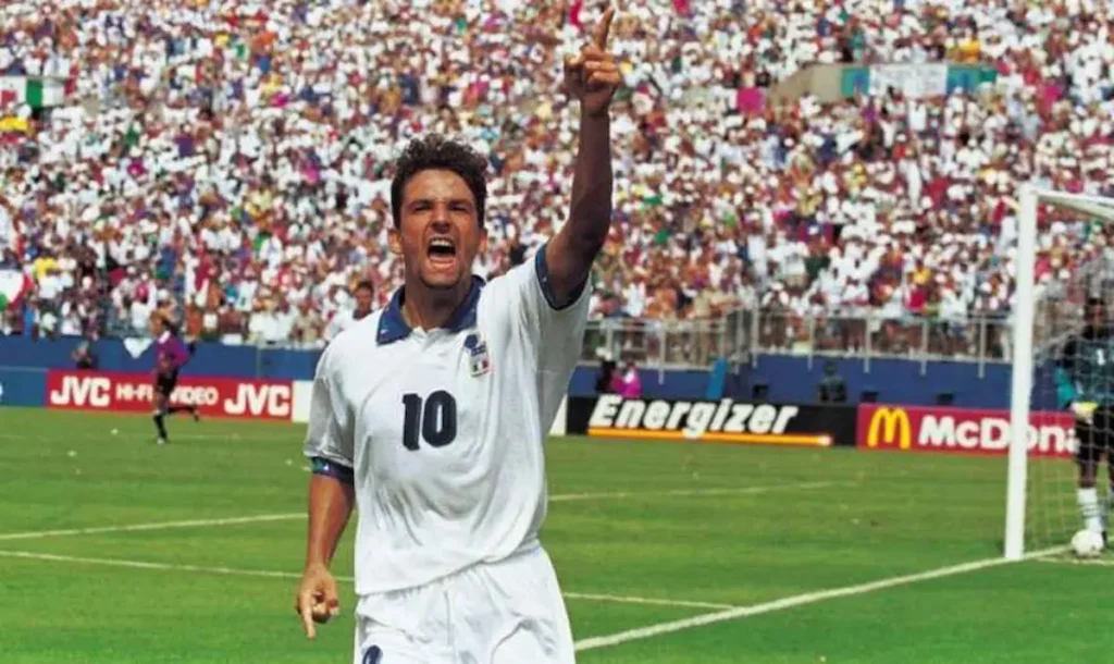 Roberto Baggio celebra un gol en el Mundial de 1994.