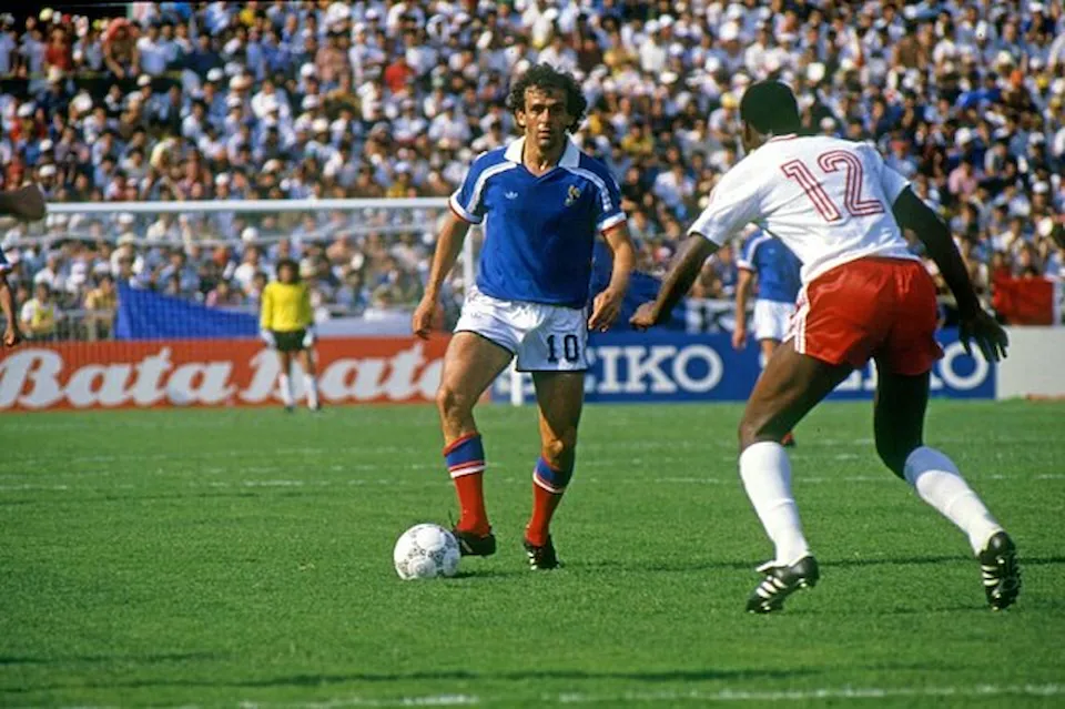 Michel Platini en un partido con Francia en el Mundial 1978.