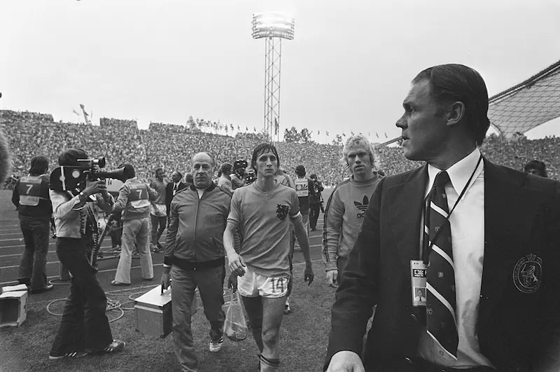 Rinus Michels y Johan Cruyff en el Mundial de 1974. 