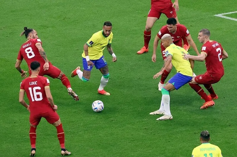 Neymar durante el partido entre Brasil y Serbia del Mundial de Qatar 2022.