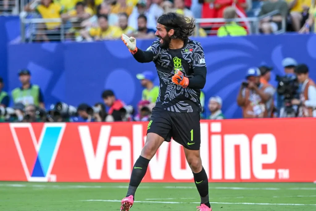 Alisson Becker, uno de los mejores porteros brasileños de la historia.