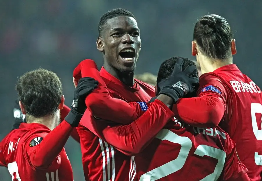 Paul Pogba celebra un gol con el Manchester United en 2016.