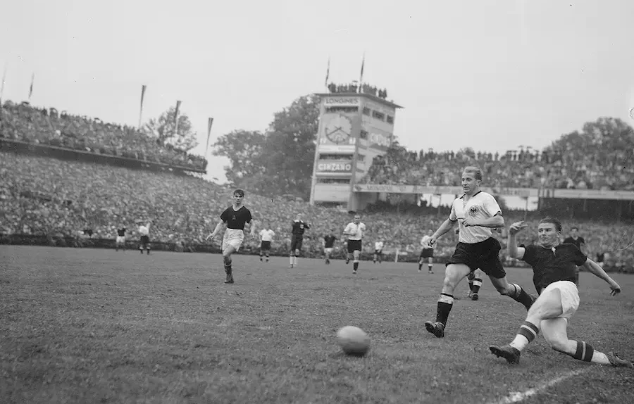 Ferenc Puskas en la final del Mundial Suiza 1954.