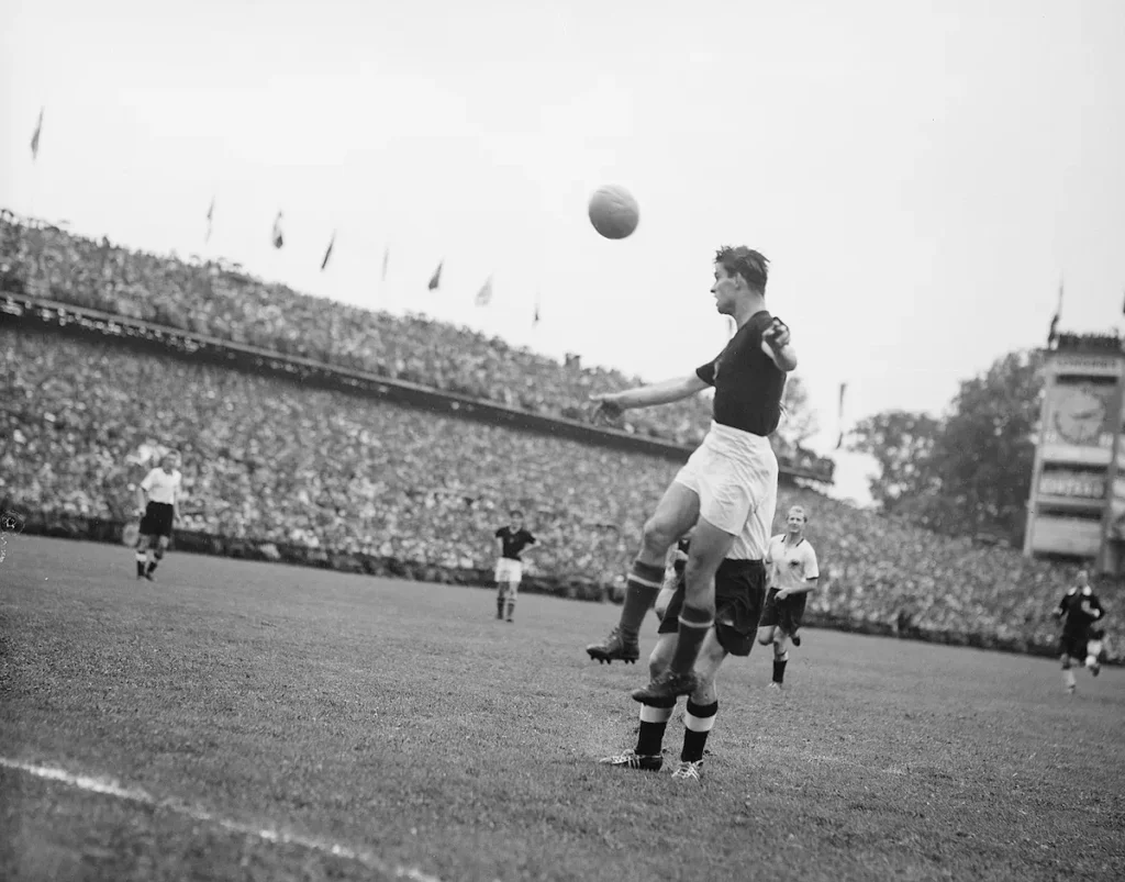 Sándor Kocsis, máximo goleador del Mundial de Suiza 1954.