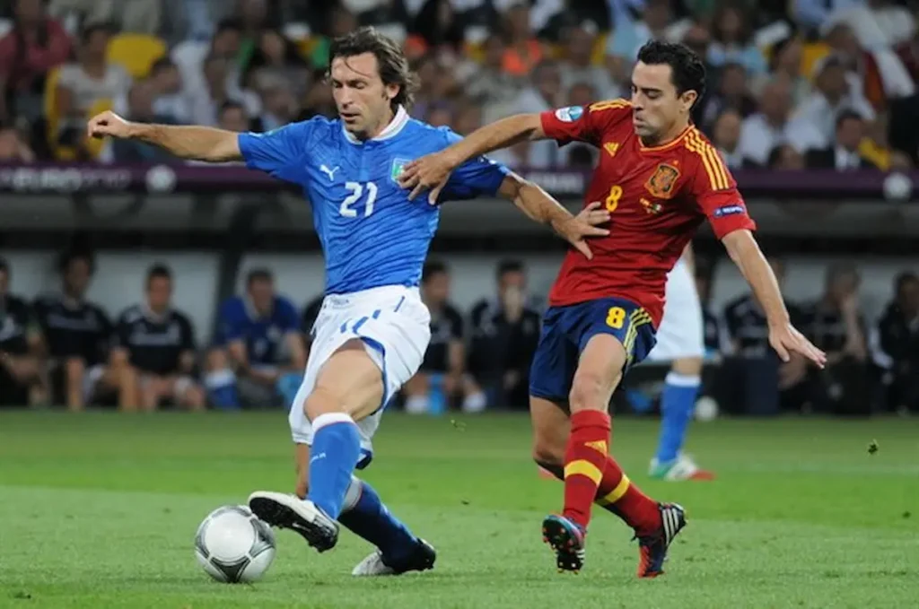 Pirlo y Xavi. Dos de los mejores centrocampistas de la historia.