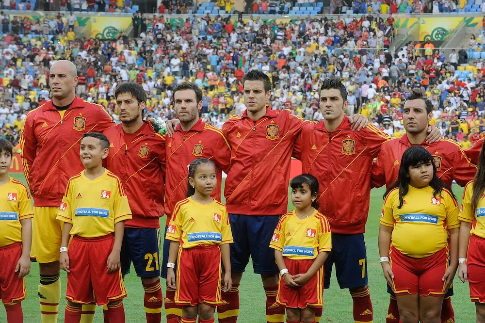 David Villa lidera la tabla de máximos goleadores de España.