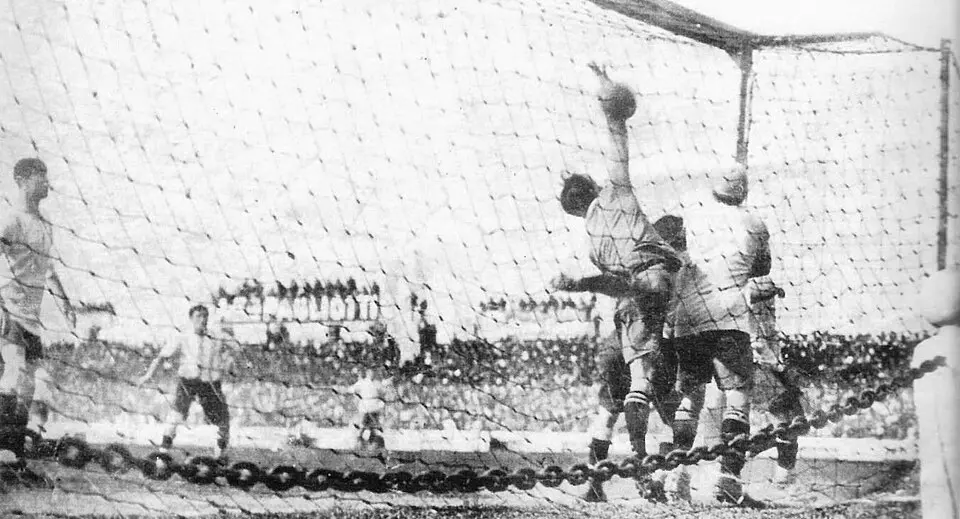 Primer gol Olímpico de la historia.
