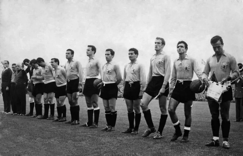 Argentina en el Mundial 1958 vestida con camiseta amarilla.