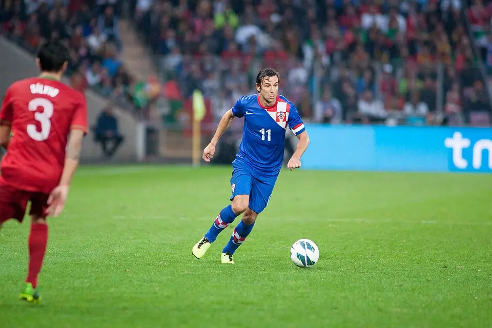Darijo Srna en un partido con Croacia.