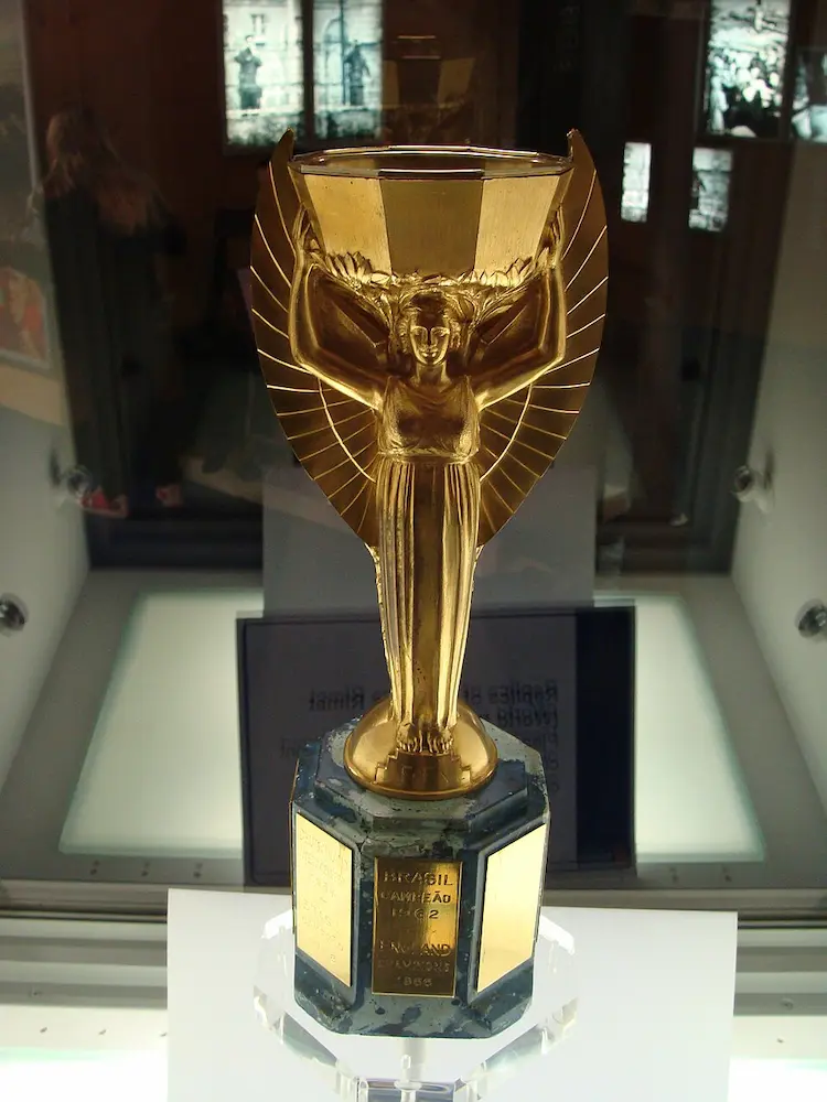Replica del trofeo Jules Rimet.